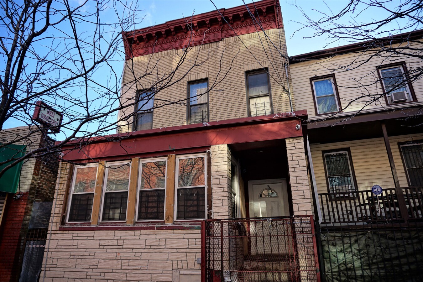 2024 Lafontaine Ave, Bronx, NY 10457