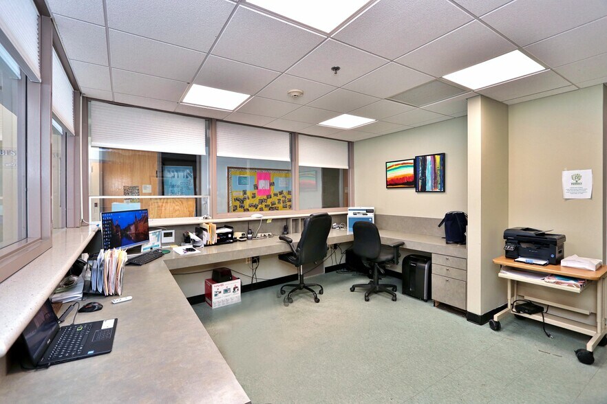 300 Pleasant Valley Way, West Orange, NJ for lease - Interior Photo - Image 3 of 3