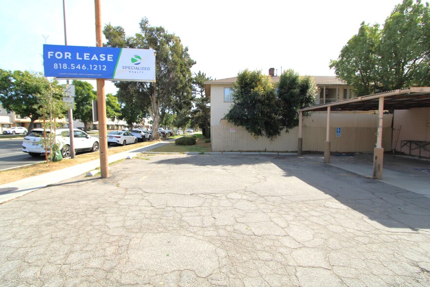 1844 W Glenoaks Blvd, Glendale, CA for lease - Building Photo - Image 3 of 8