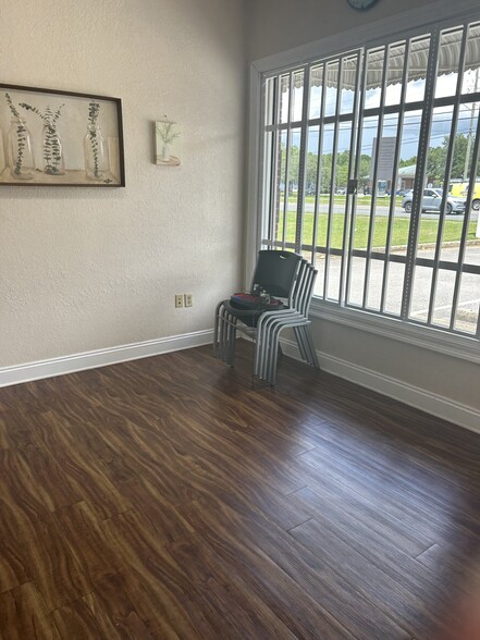 1116 N Ferdon Blvd, Crestview, FL for lease - Interior Photo - Image 3 of 9