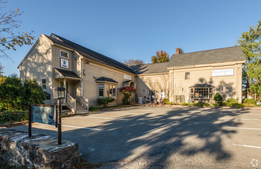 339 Boston Post Rd, Sudbury, MA 01776 Country Living Building