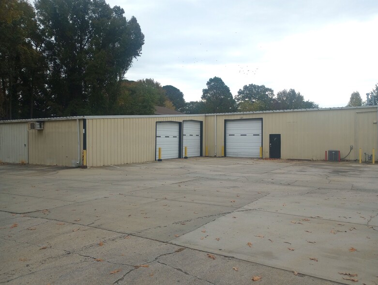 5948 Jefferson Ave, Newport News, VA for lease - Building Photo - Image 2 of 10