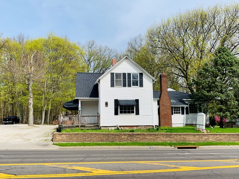 3527 Darrow Rd, Stow, OH for sale - Building Photo - Image 1 of 22