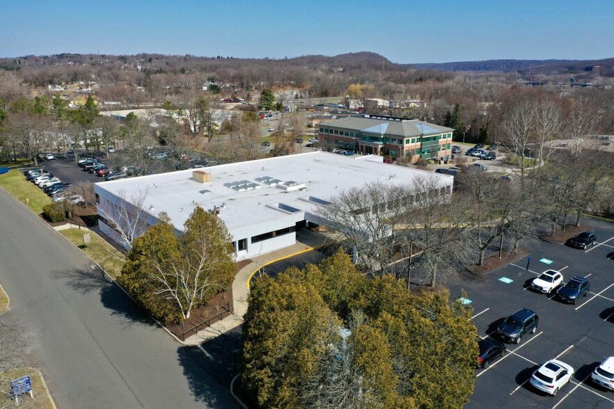 73 Sand Pit Rd, Danbury, CT for lease - Building Photo - Image 2 of 7