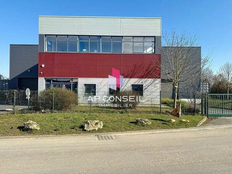 Flex in Méré for lease - Building Photo - Image 1 of 11