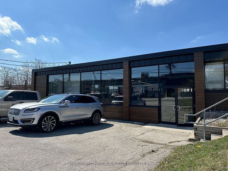 894 Caledonia Rd, Toronto, ON for lease - Building Photo - Image 1 of 9