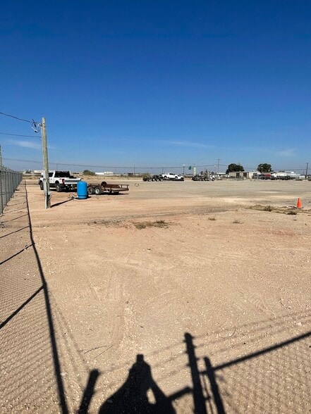 2600 County Road 1206 Rd, Midland, TX for lease - Primary Photo - Image 1 of 2