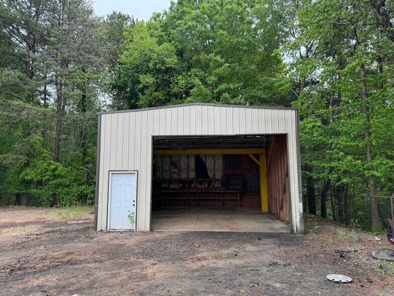 1300 N Hoskins Rd, Charlotte, NC for lease - Building Photo - Image 3 of 3