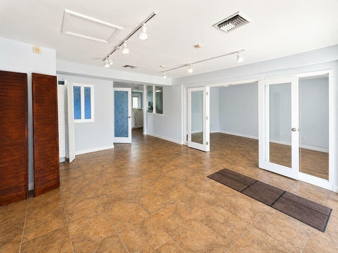 1421 1st St, Key West, FL 33040 - Unit 2-3 - - Interior Photo - Image 1 of 4