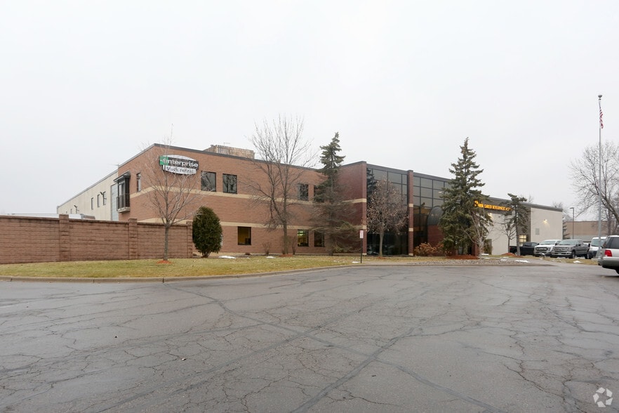 2905 Lexington Ave S, Eagan, MN for sale - Building Photo - Image 2 of 6