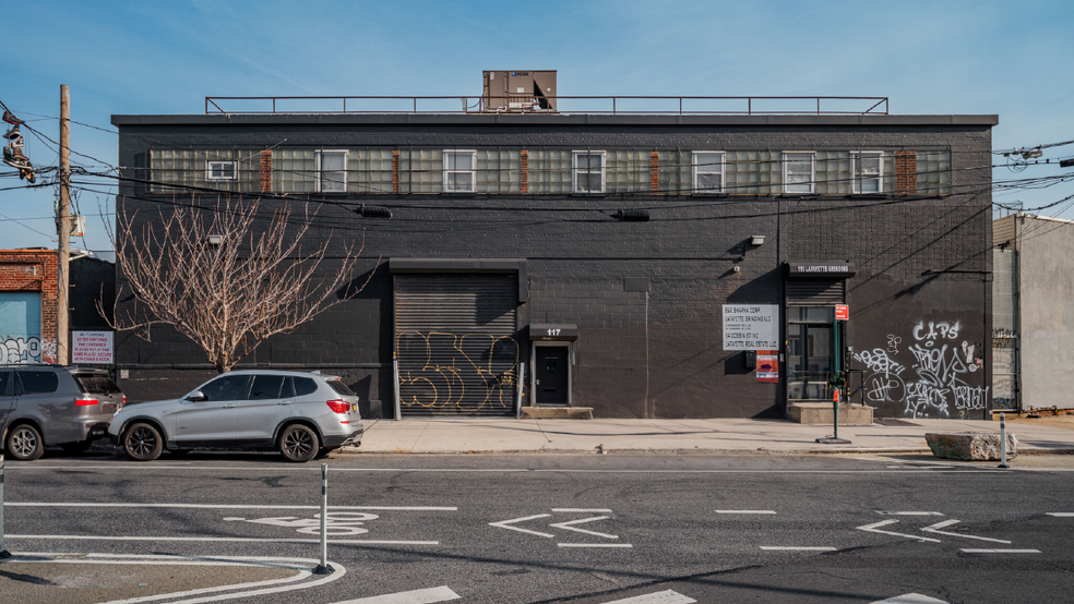 115-117 Banker St, Brooklyn, NY for lease - Building Photo - Image 1 of 3