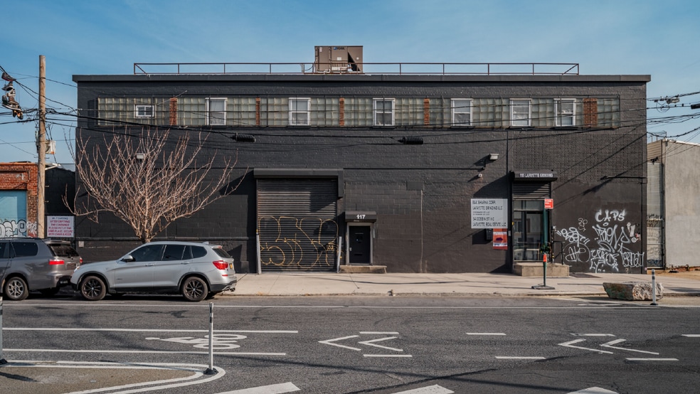 115-117 Banker St, Brooklyn, NY for lease - Primary Photo - Image 1 of 4