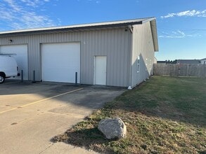 606 S Staley Rd, Champaign, IL for lease Interior Photo- Image 1 of 2