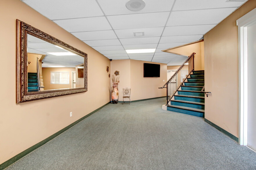 8345 Reseda Blvd, Northridge, CA for lease - Interior Photo - Image 3 of 11