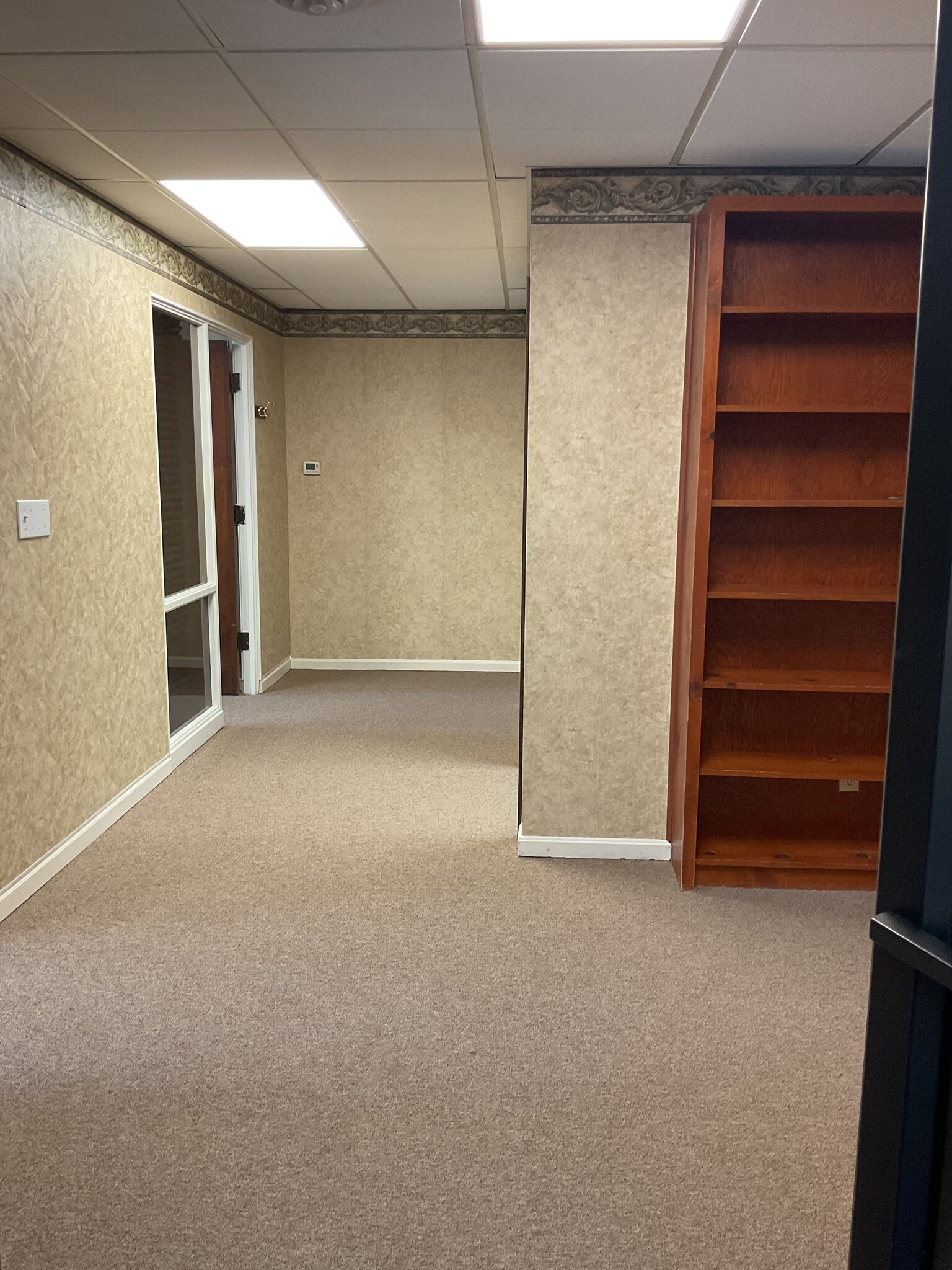 102 Main St, Wadsworth, OH for lease Interior Photo- Image 1 of 6