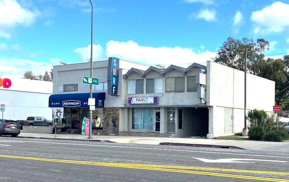 22026-22030 Ventura Blvd, Woodland Hills, CA for lease - Building Photo - Image 1 of 8