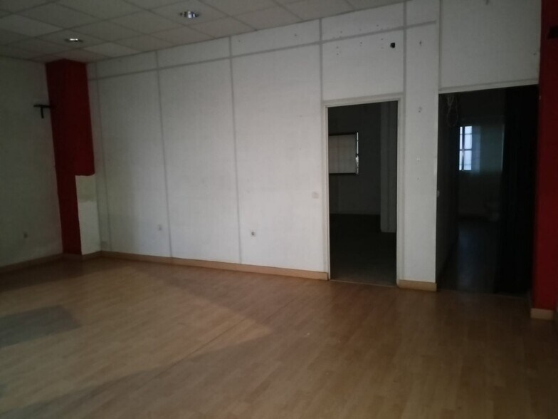 Retail in Cáceres, Cáceres for lease - Building Photo - Image 2 of 6
