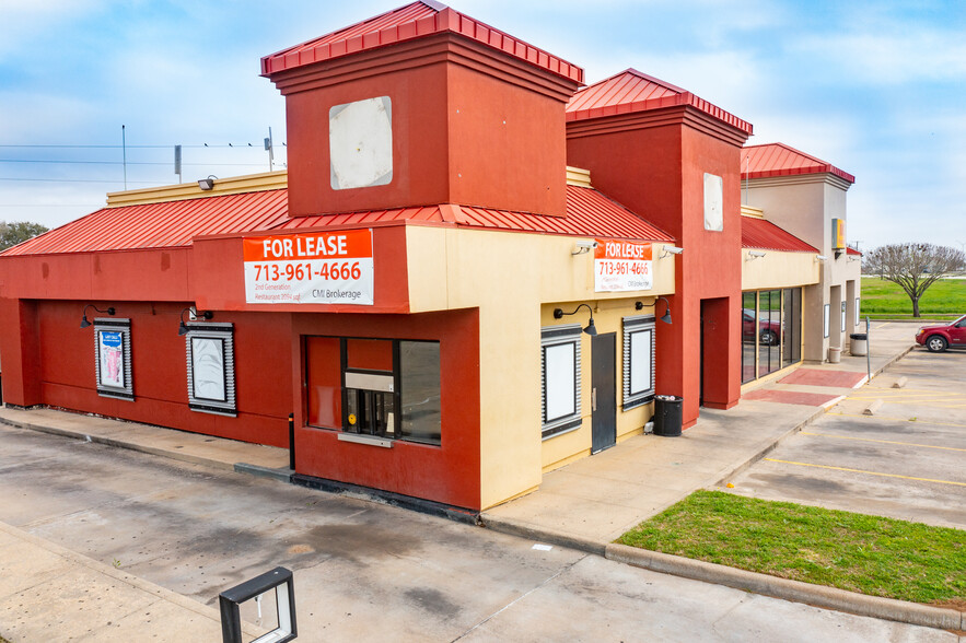 1721 S Mechanic St, El Campo, TX for lease - Building Photo - Image 1 of 11