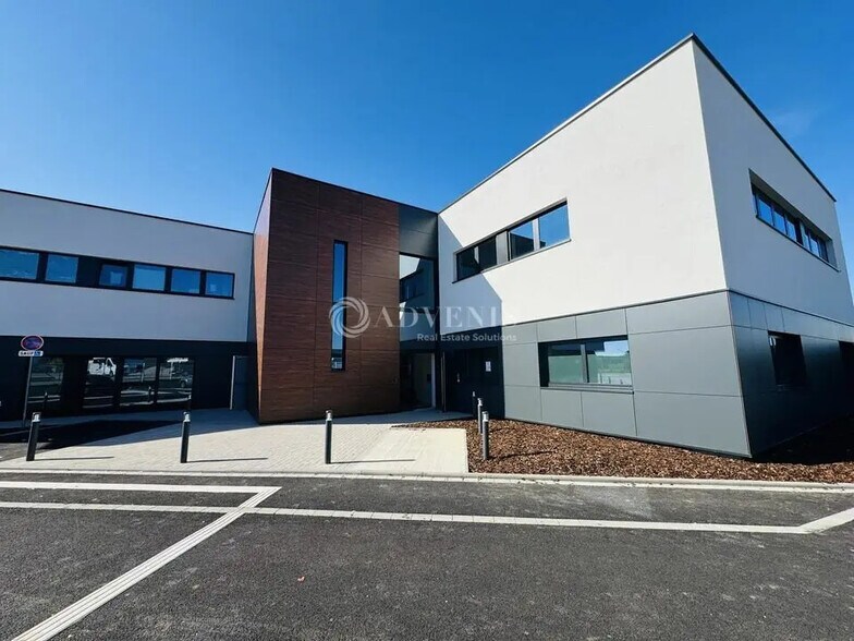 Office in Brumath for lease - Building Photo - Image 1 of 8