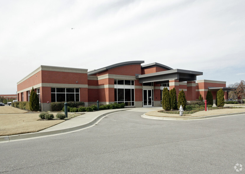 99 Market Center Dr, Collierville, TN for lease - Primary Photo - Image 1 of 3