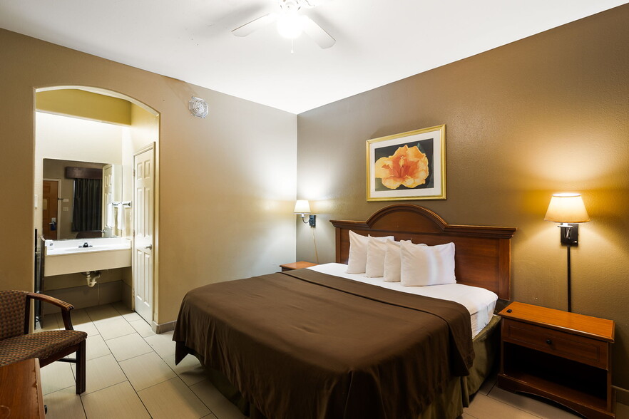 1010 W Houston Ave, McAllen, TX for sale - Interior Photo - Image 3 of 10