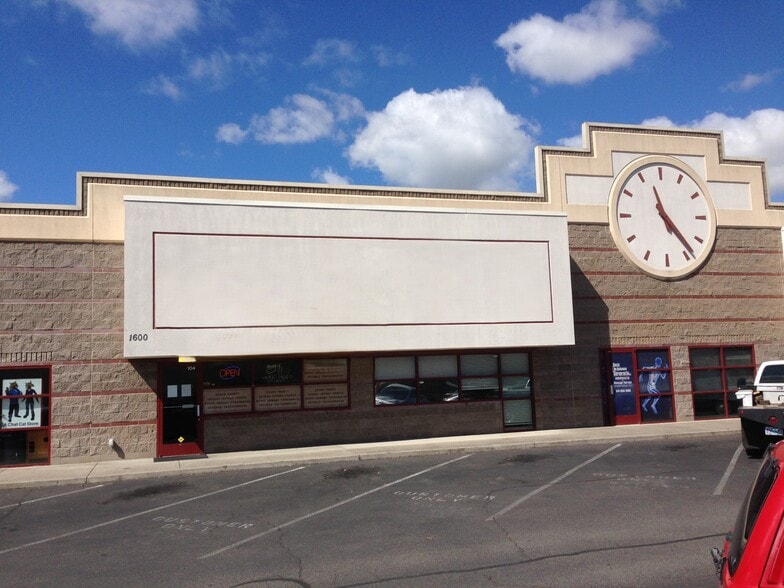 1600 Delta Waters Rd, Medford, OR for lease - Building Photo - Image 2 of 3