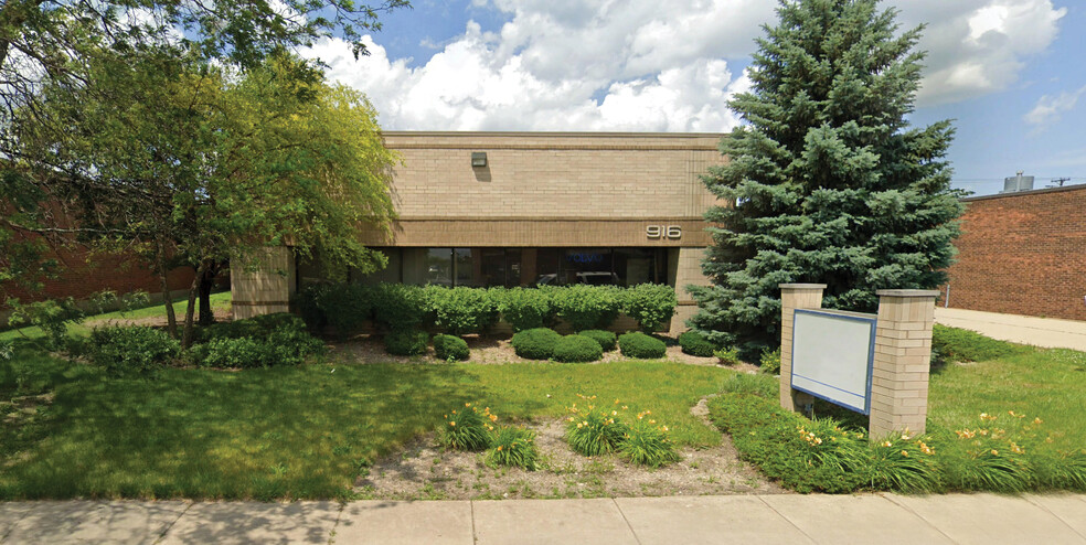 916 Lunt Ave, Schaumburg, IL for sale - Building Photo - Image 1 of 1