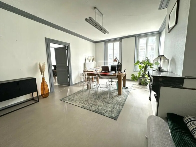 Office in Nancy for lease - Interior Photo - Image 1 of 12