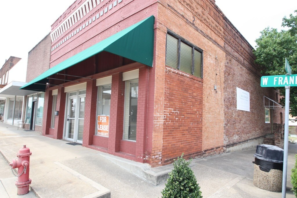 102 W Frank St, Grand Saline, TX 75140