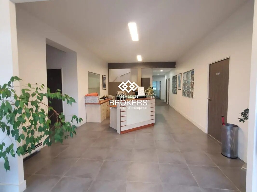 Office in Challes-les-Eaux for sale Lobby- Image 1 of 8