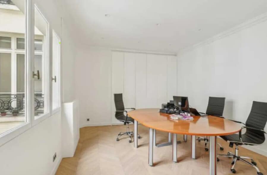Office in Paris for lease - Building Photo - Image 2 of 3