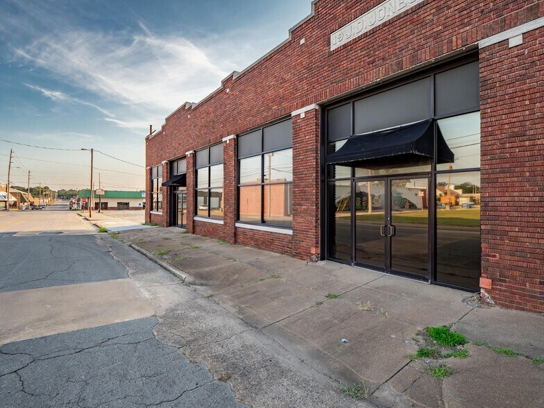 101 S 2nd St, Mcalester, OK for sale - Building Photo - Image 1 of 1