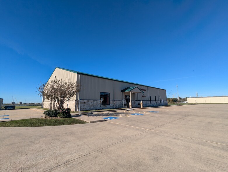 5315 N Twin City Hwy, Nederland, TX for sale - Building Photo - Image 3 of 61