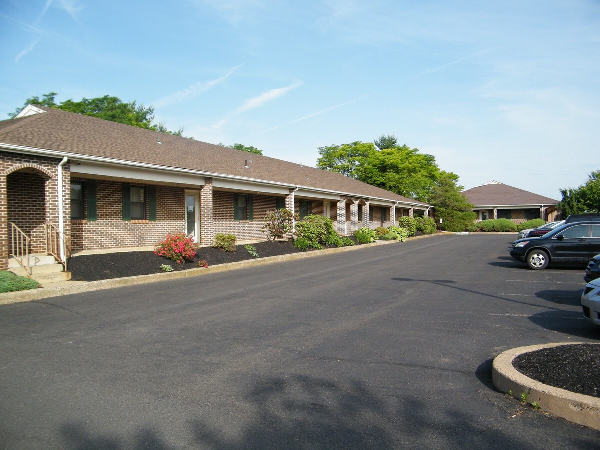 600 Louis Dr, Warminster, PA 18974 Office for Sale