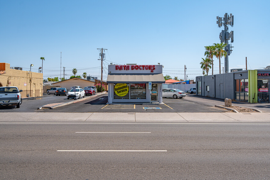 7841 E Mcdowell Rd, Scottsdale, AZ for sale - Building Photo - Image 3 of 13