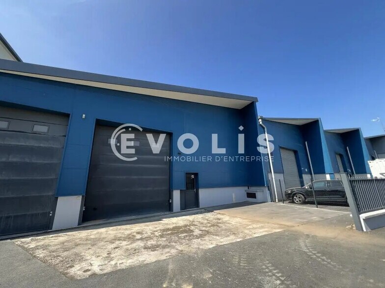 Flex in Montfermeil for lease - Building Photo - Image 1 of 14