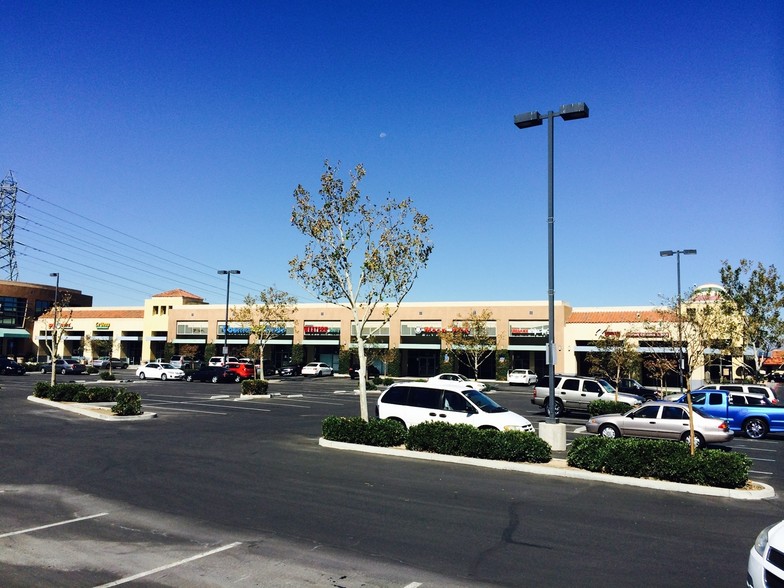 Cinema & Bouquet, Santa Clarita, CA for lease - Primary Photo - Image 1 of 8