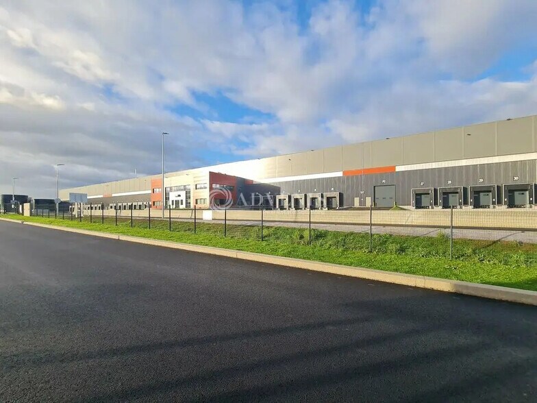 Industrial in Pléchâtel for lease - Building Photo - Image 3 of 12