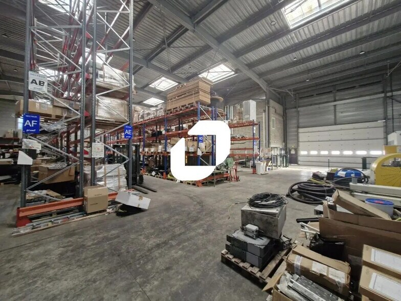 Office in Bussy-Saint-Martin for sale - Interior Photo - Image 1 of 11