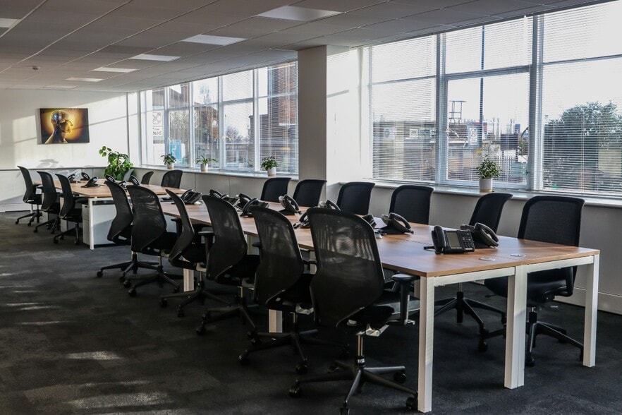 Boston Rd, London for lease - Interior Photo - Image 3 of 6