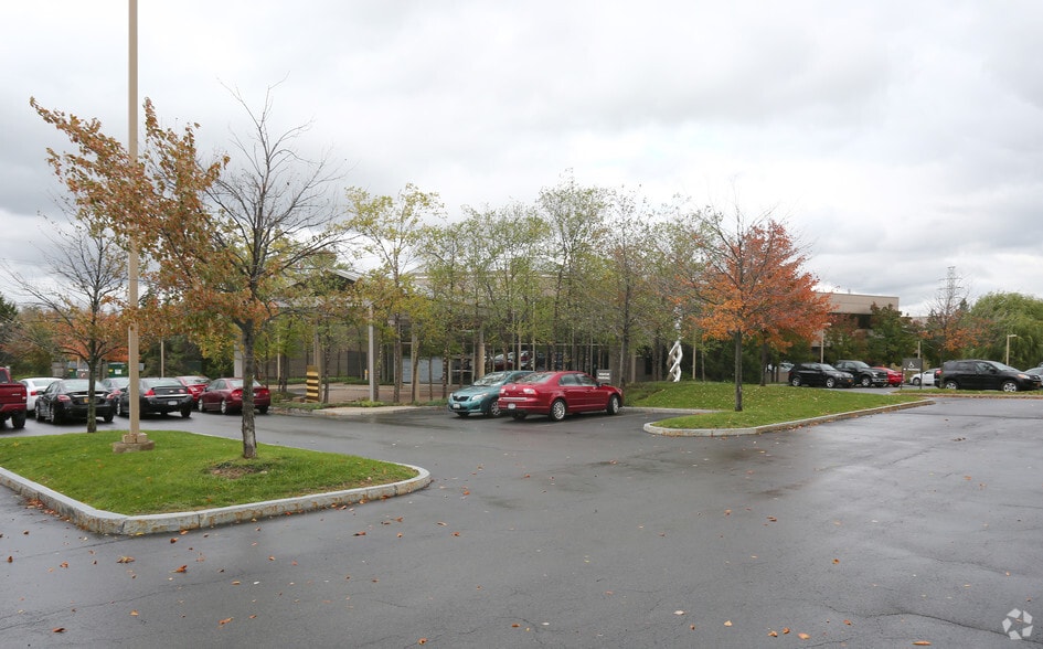 6711 Towpath Rd, East Syracuse, NY for sale - Primary Photo - Image 1 of 1