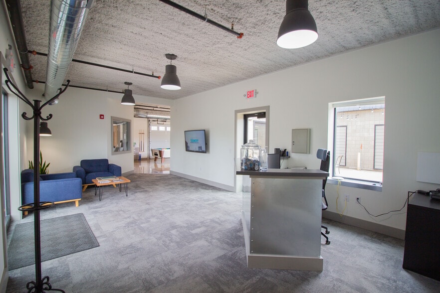 501 W Willard St, Kalamazoo, MI for lease - Lobby - Image 3 of 17