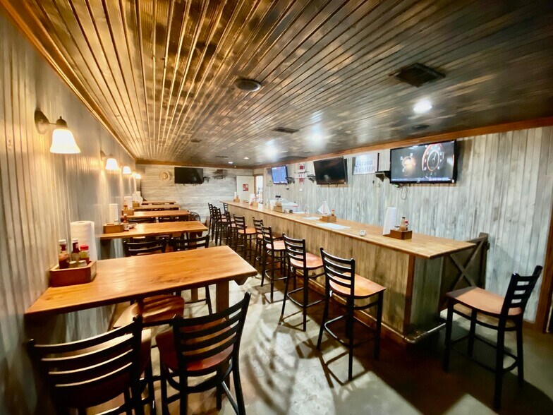 3006 Highway 330, Coffeeville, MS 38922 TNT Mini Mart