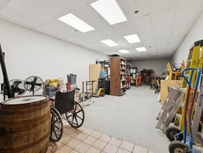 425 Boul Saint-Joseph, Gatineau, QC for lease Interior Photo- Image 2 of 5