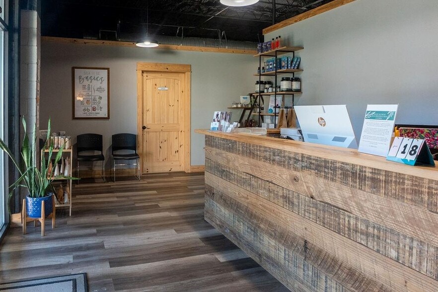 214 S Church St, Dublin, GA for lease - Interior Photo - Image 3 of 57