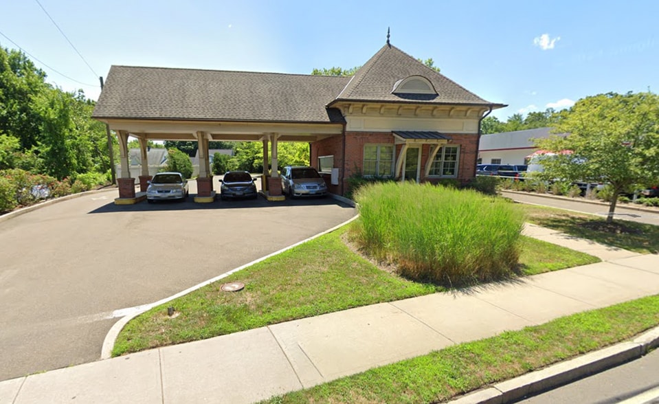 85 East Putnam Ave, Cos Cob, CT for lease - Building Photo - Image 1 of 11