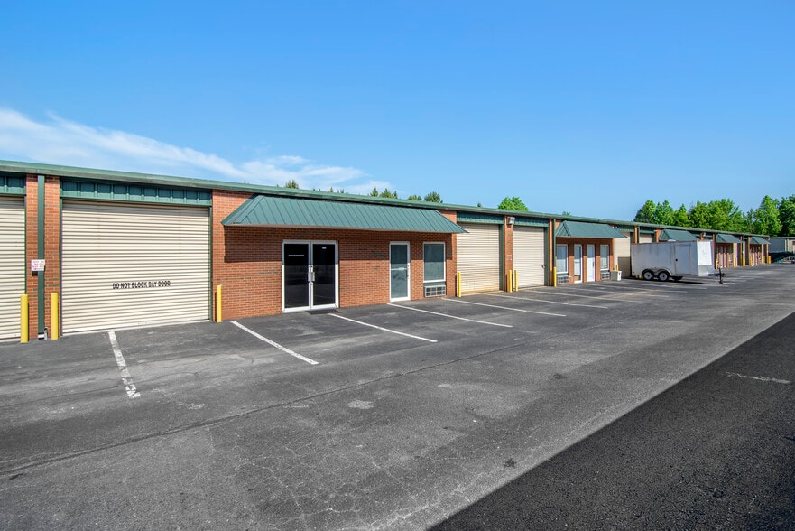 2445 Hilton Dr, Gainesville, GA for lease - Building Photo - Image 3 of 11