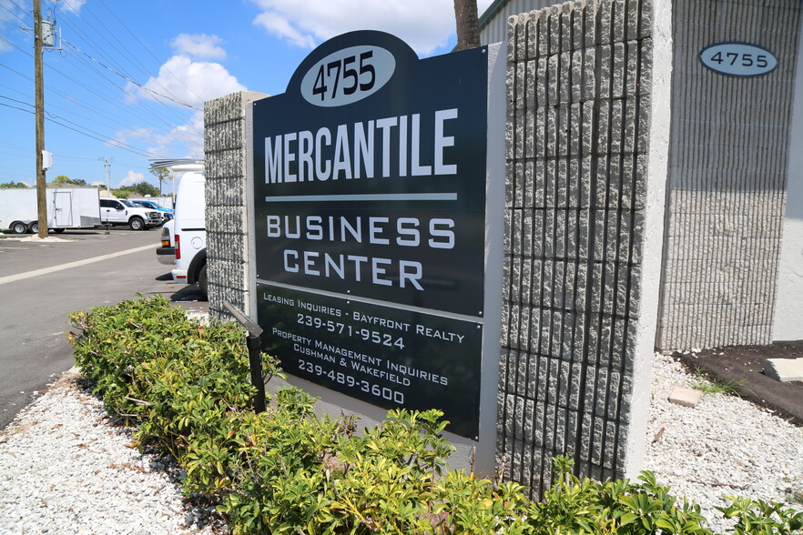 4755 Mercantile Ave, Naples, FL for lease - Building Photo - Image 2 of 4