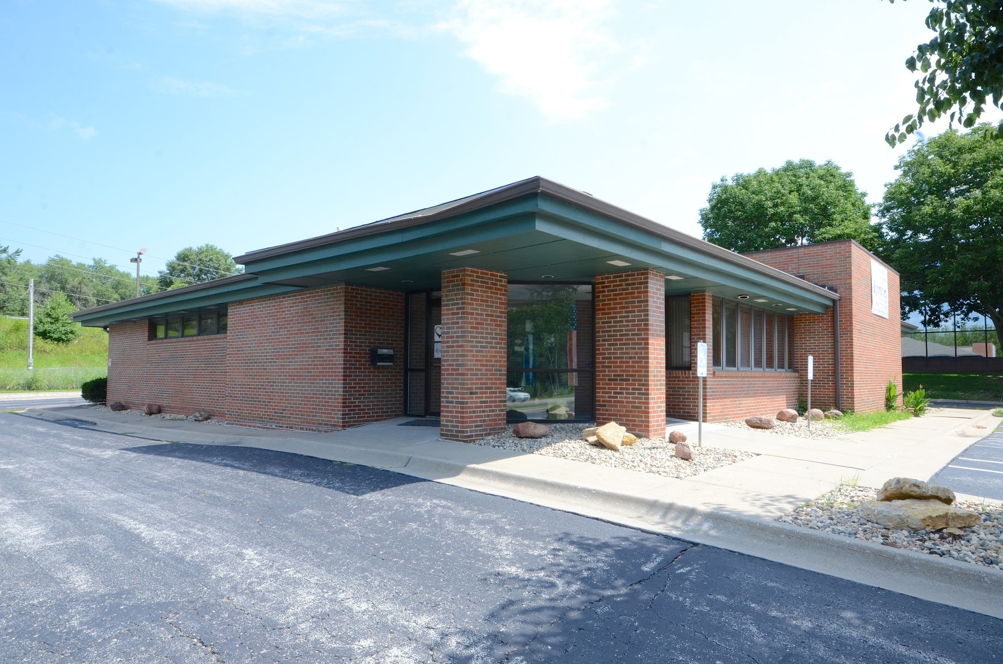 14480 E 42nd St, Independence, MO for sale Primary Photo- Image 1 of 1