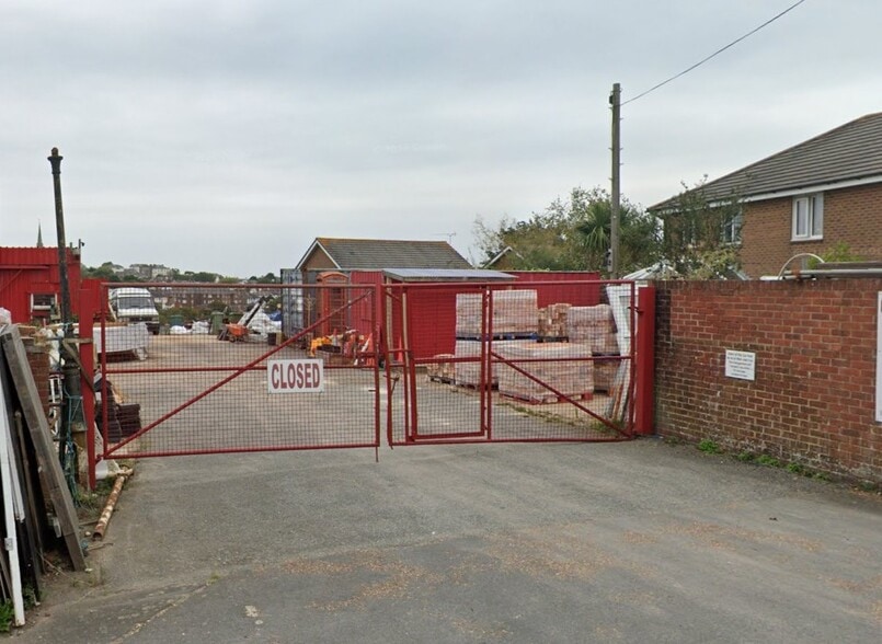 The Needles Residential & Commercial portfolio of 4 properties for sale on LoopNet.com - Building Photo - Image 2 of 4